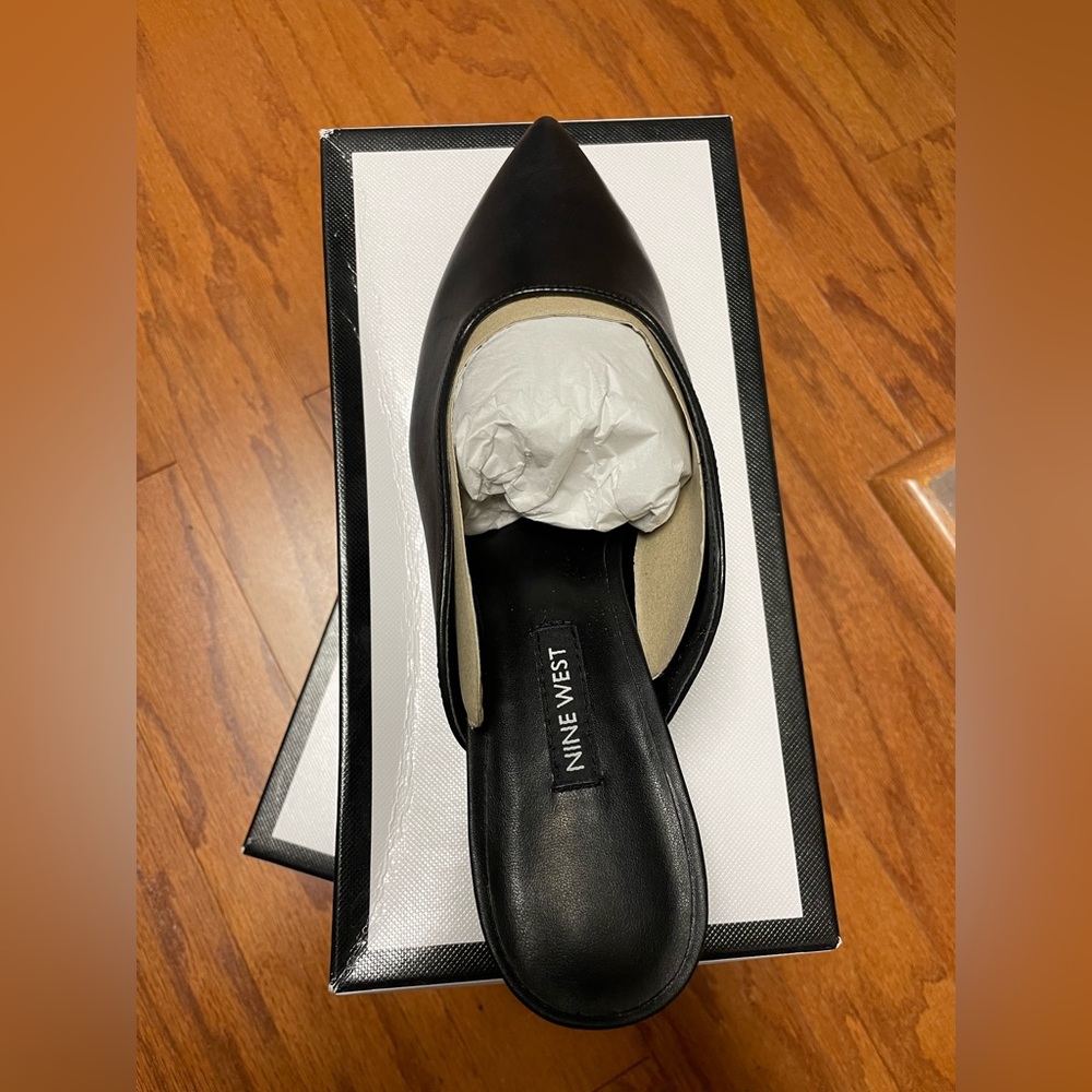 Nine West Famille Pointy Toe Mules. New never worn